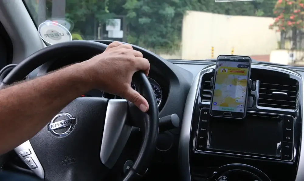 Lula sanciona crédito consignado para trabalhadores CLT e motoristas de app