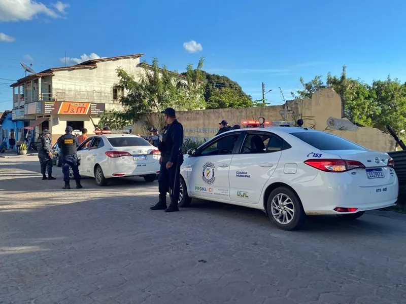 Motorista embriagado causa acidente e atinge dois veículos estacionados no bairro São Lourenço, em Teixeira de Freitas