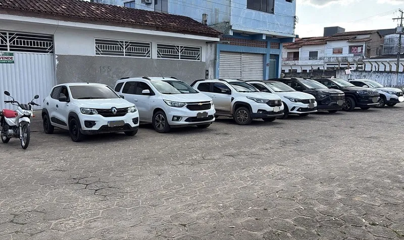 Operação Sobre Rodas: Polícia Civil recupera oito veículos clonados e prende dois suspeitos em Itamaraju