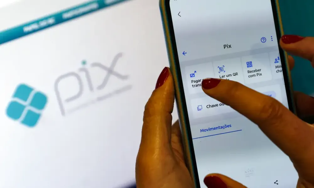 Pix ganha força no exterior e se torna opção preferida de pagamento para brasileiros em viagem
