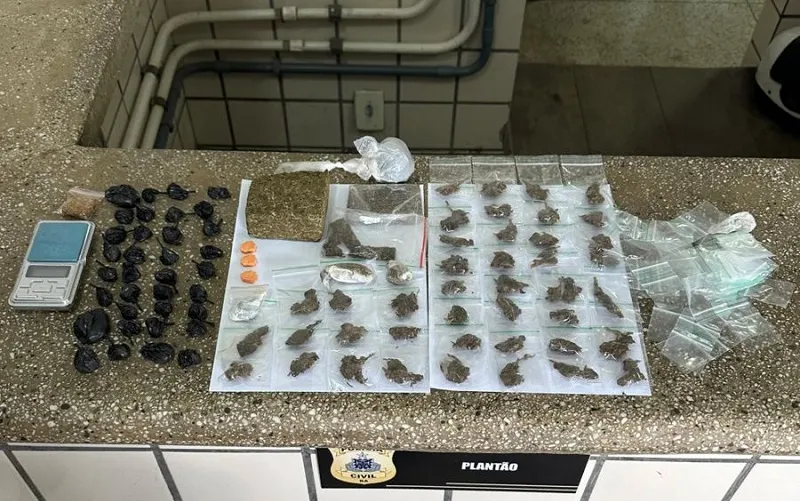 Suspeito de tráfico é preso com maconha, cocaína e ecstasy em Teixeira de Freitas