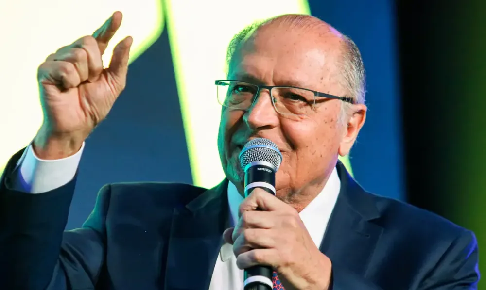 Alckmin anuncia plano emergencial contra tarifaço dos EUA e prevê apoio a setores mais atingidos