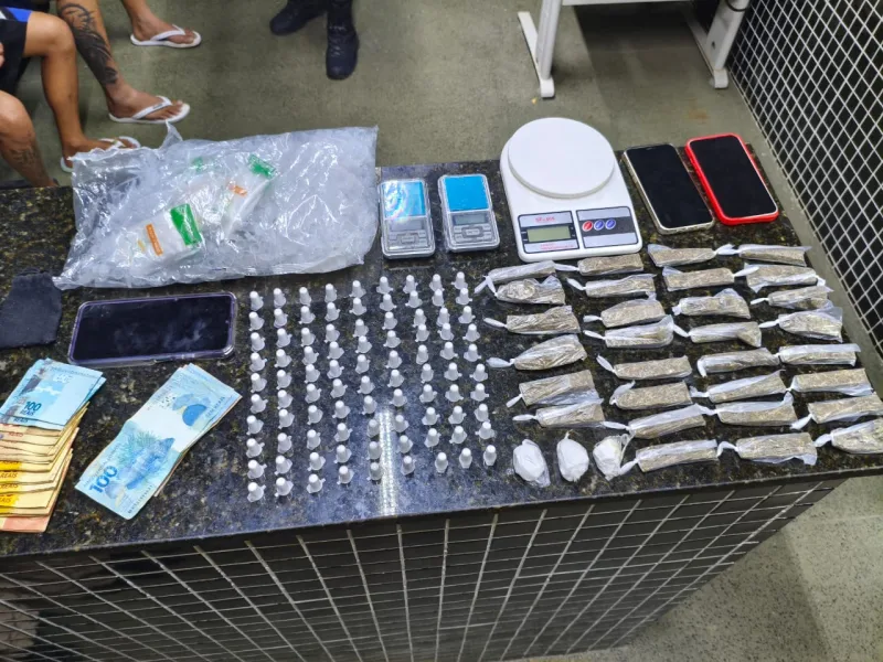 Polícia Militar apreende grande quantidade de drogas em operação no bairro Jaqueira, Itamaraju