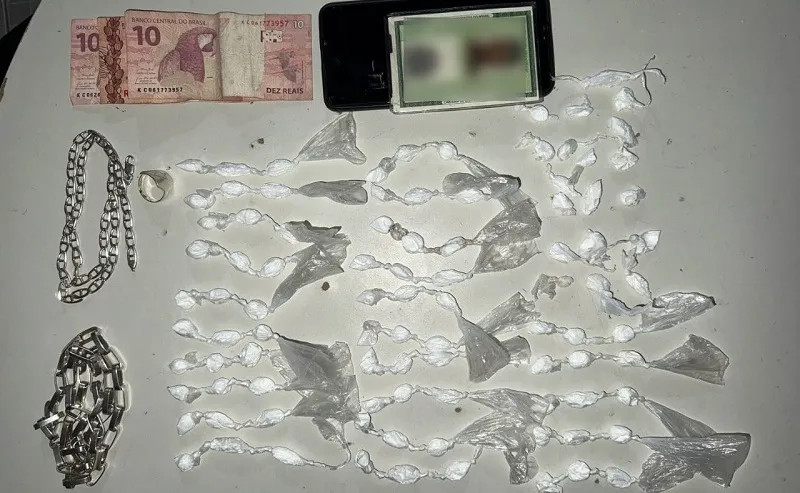 PM prende homem com 94 papelotes de cocaína em Alcobaça