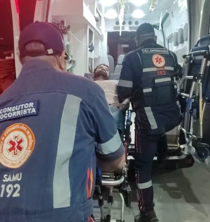 Homem é baleado na cabeça pelo primo após briga motivada por ciúmes em Teixeira de Freitas