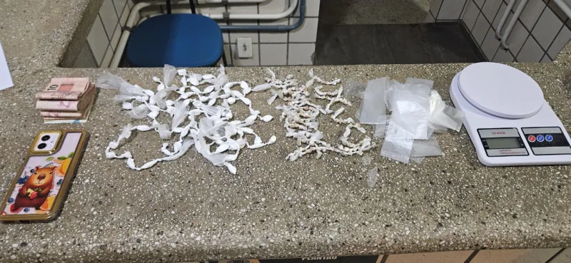 PM prende casal por tráfico de drogas em Itamaraju