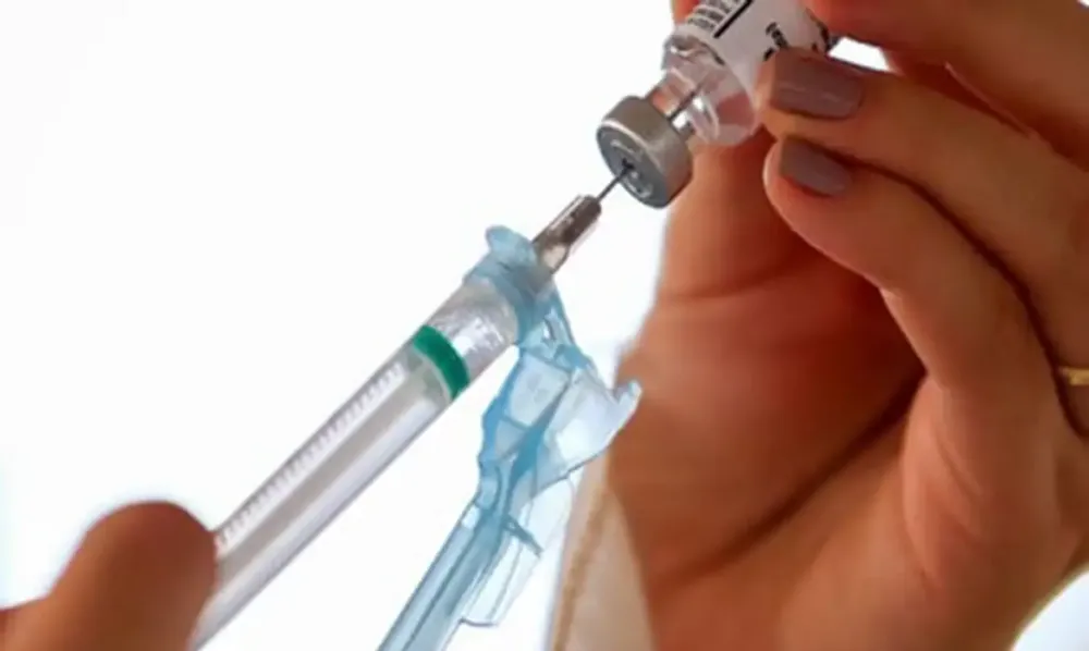 Vacina contra herpes-zóster pode reduzir risco de doenças do coração, aponta pesquisa