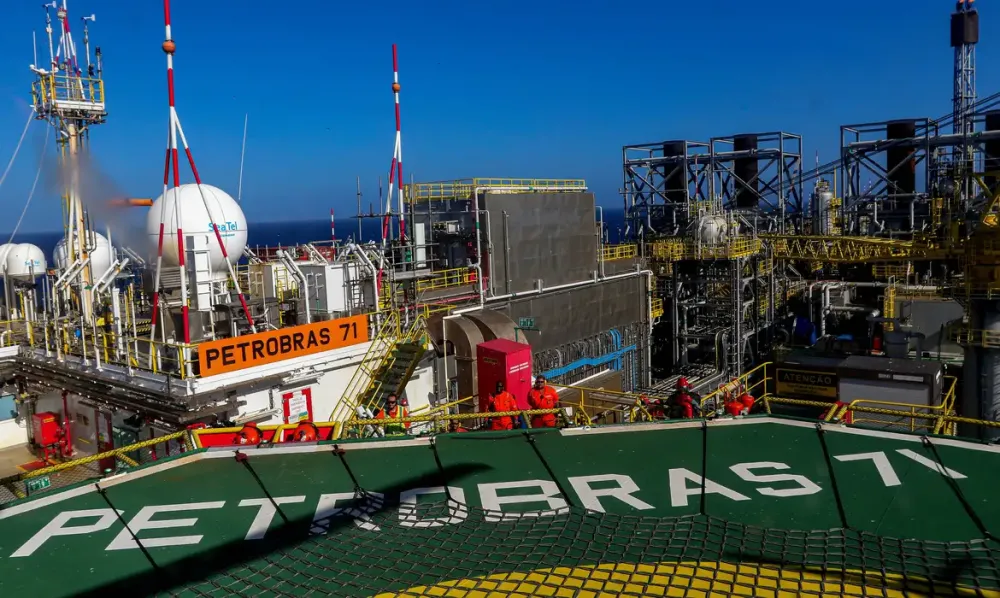 Brasil ultrapassa marca histórica de 5 milhões de barris de petróleo e gás por dia