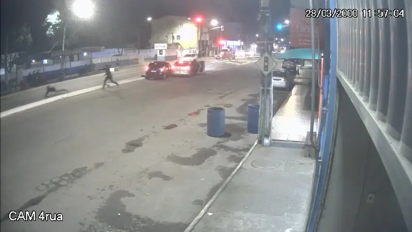 Execução brutal em frente ao Hospital Regional de Teixeira de Freitas é registrada por câmeras