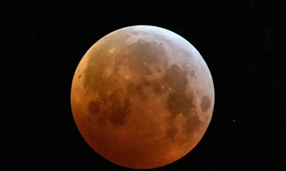 Lua de Sangue: eclipse lunar total acontece neste domingo, mas não será visível do Brasil