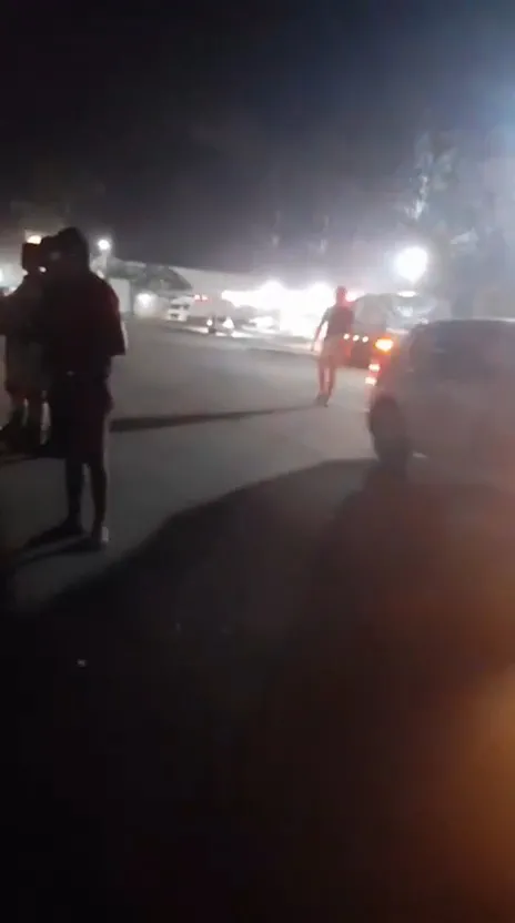 Colisão entre carretas deixa motorista ferido na BR-101, em Itamaraju