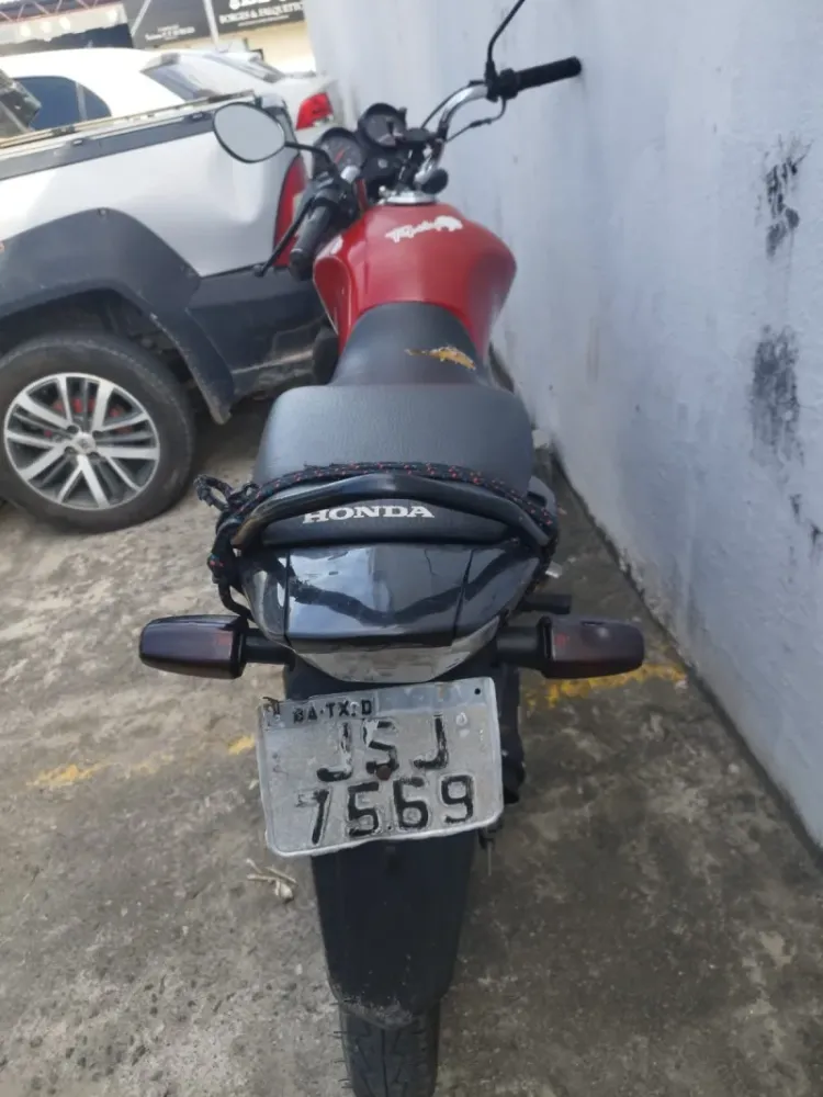 Homem é detido com motocicleta adulterada na área central de Teixeira de Freitas