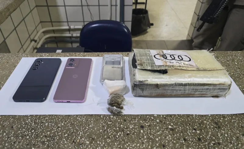 Homem é capturado com um quilo de cocaína durante operação policial em Teixeira de Freitas