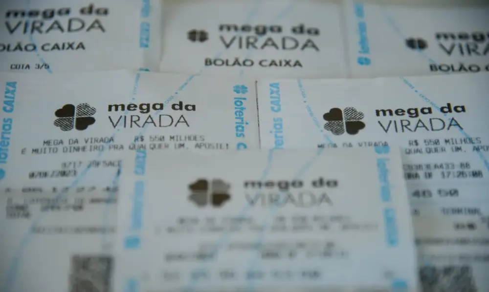 Prêmio da Mega da Virada acumula e chega a R$ 1 bilhão
