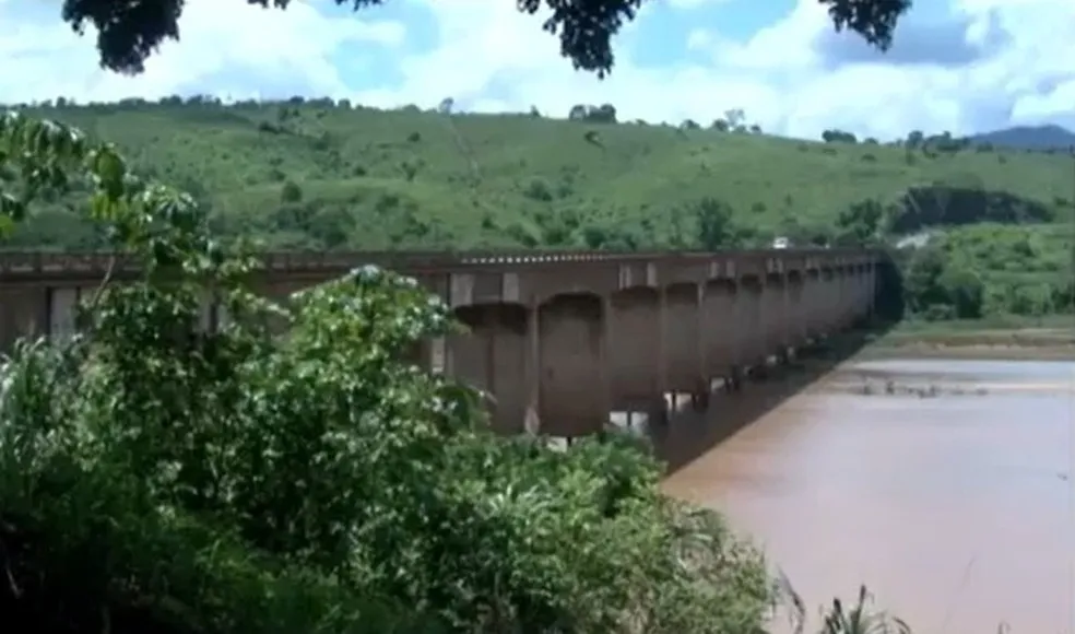 Tráfego de ônibus e veículos pesados é retomado na ponte sobre o Rio Jequitinhonha
