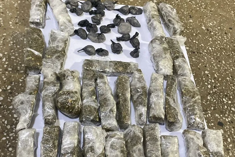 Suspeito abandona drogas e foge após ação policial em Teixeira de Freitas