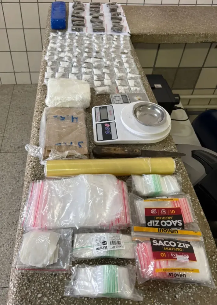 Mais de 1,4 kg de drogas são apreendidos durante ação policial em Teixeira de Freitas