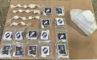 Polícia apreende cocaína com símbolos do Vasco e de São Jorge em Teixeira de Freitas
