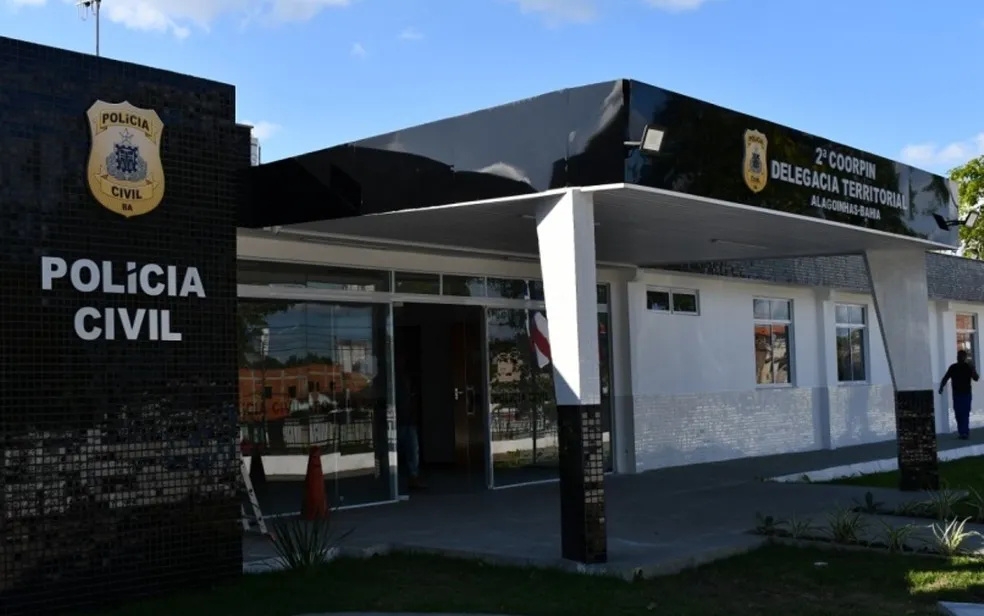 Três pessoas são encontradas mortas dentro de casa em Entre Rios; polícia apura possível duplo feminicídio