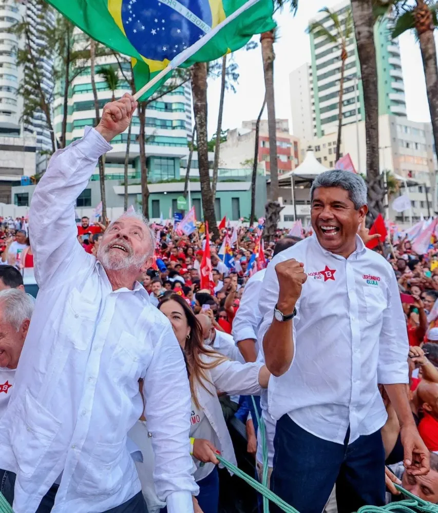 Quaest aponta Lula com 69,7% dos votos válidos contra 30,3% de Flávio Bolsonaro na Bahia